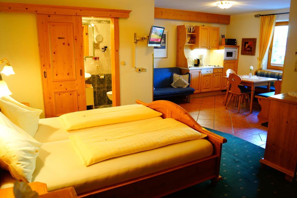 Appartementhaus Olympia Schloessl Neustift im Stubaital Szoba fotó